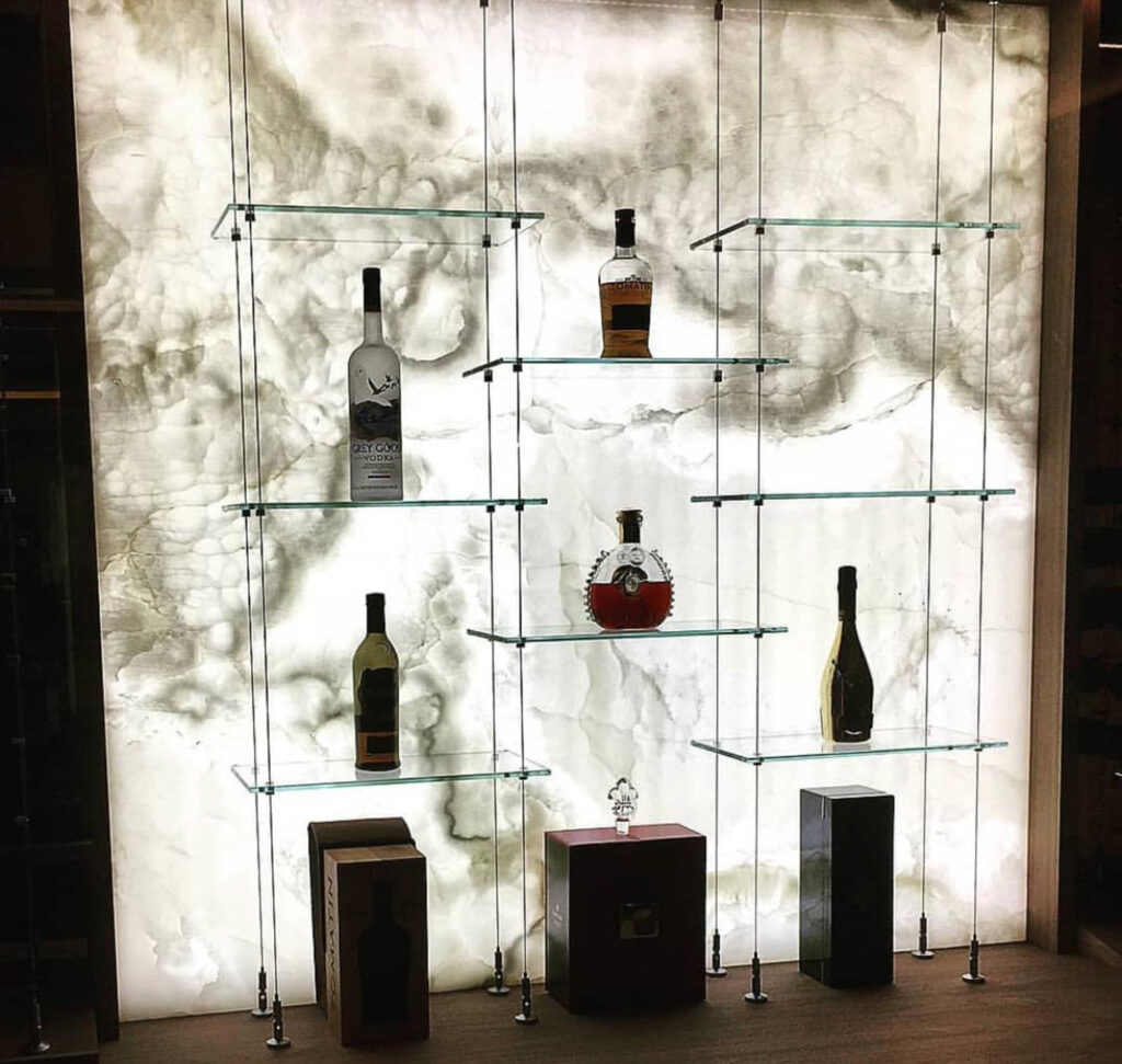 stone-wall-wine-onyx-backlit-lminous